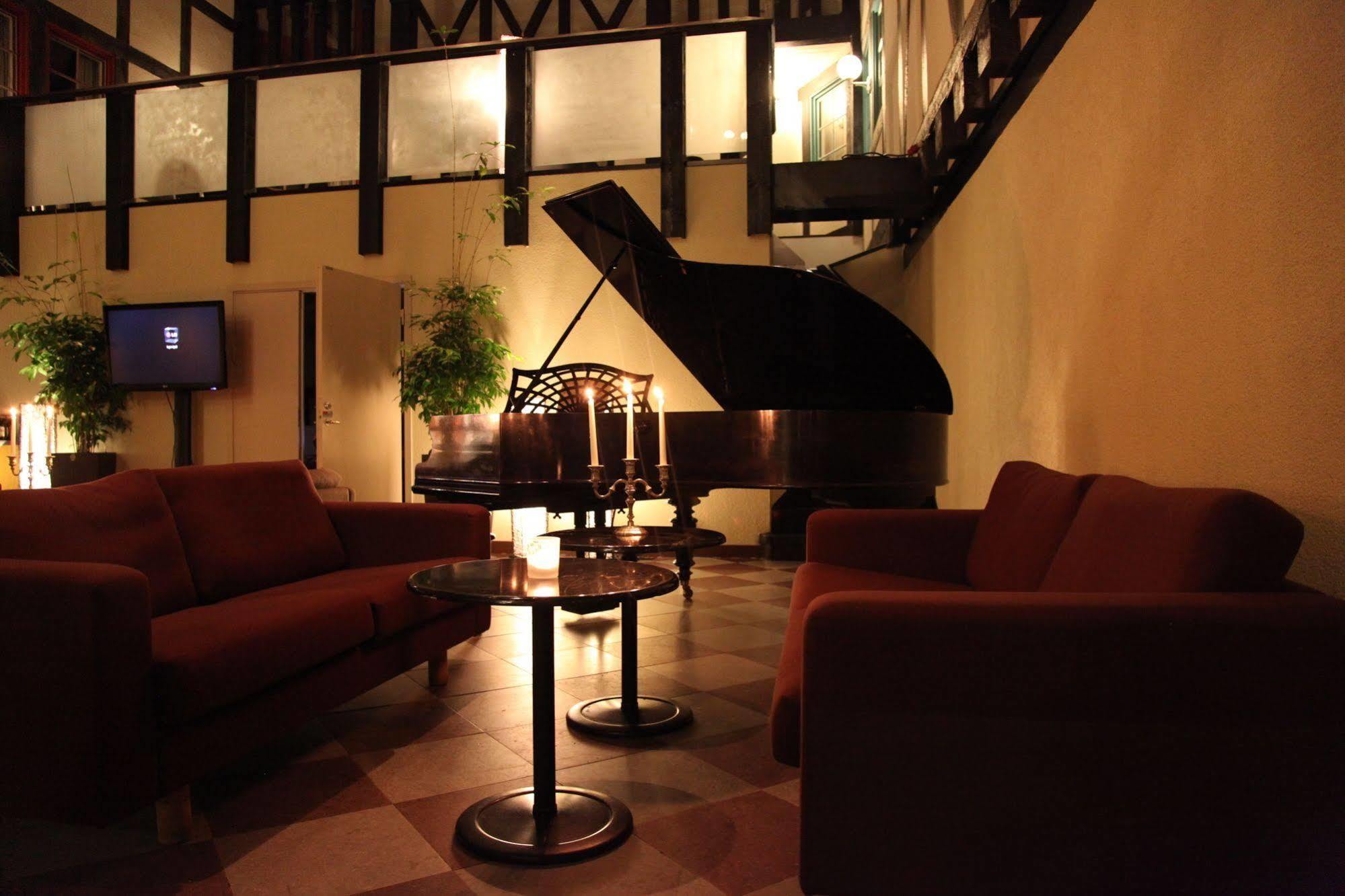 Hotel Stensson Eslöv エクステリア 写真